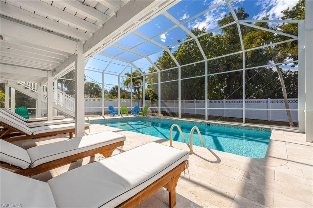 424 Lagoon DR, SANIBEL FL 33957-34