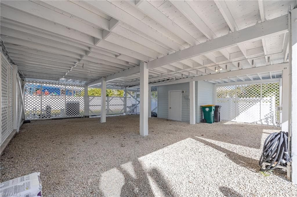 424 Lagoon DR, SANIBEL FL 33957-3