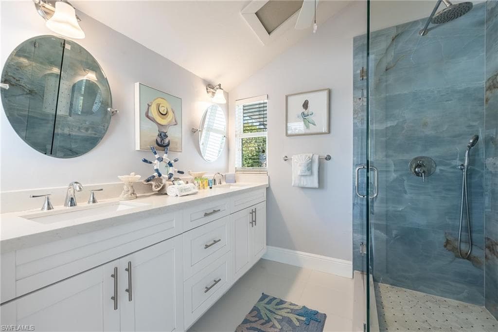424 Lagoon DR, SANIBEL FL 33957-24