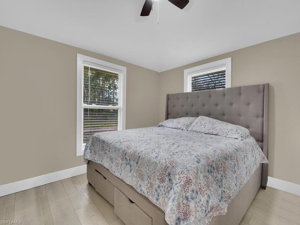 2180 DELLA DR, NAPLES FL 34117-5
