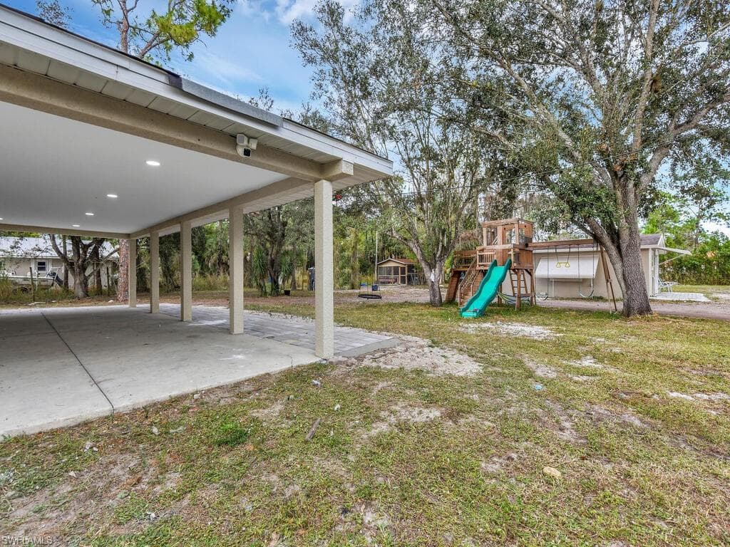 2180 DELLA DR, NAPLES FL 34117-15