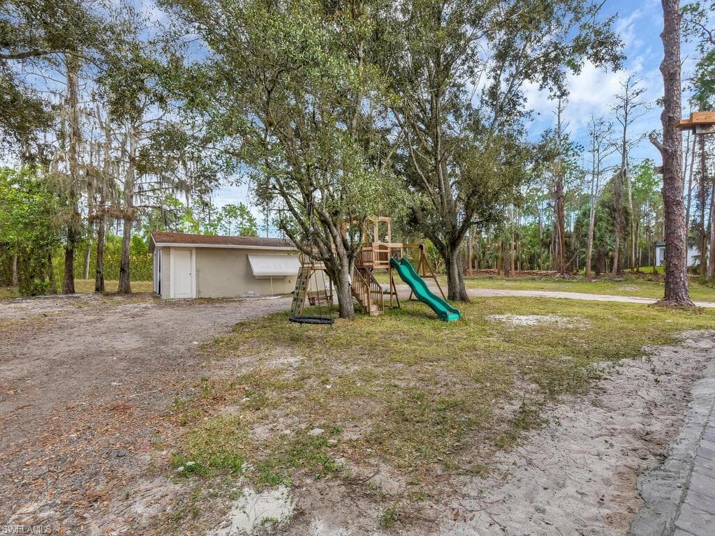 2180 DELLA DR, NAPLES FL 34117-19