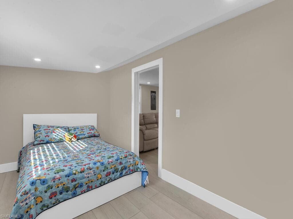 2180 DELLA DR, NAPLES FL 34117-9