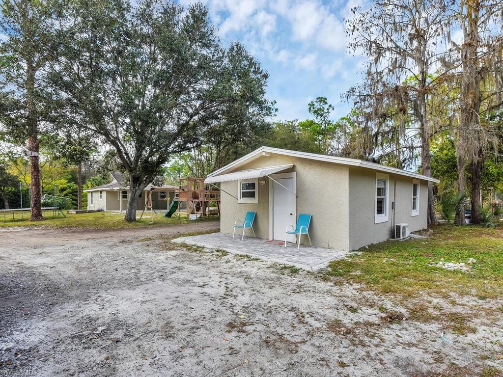 2180 DELLA DR, NAPLES FL 34117-30