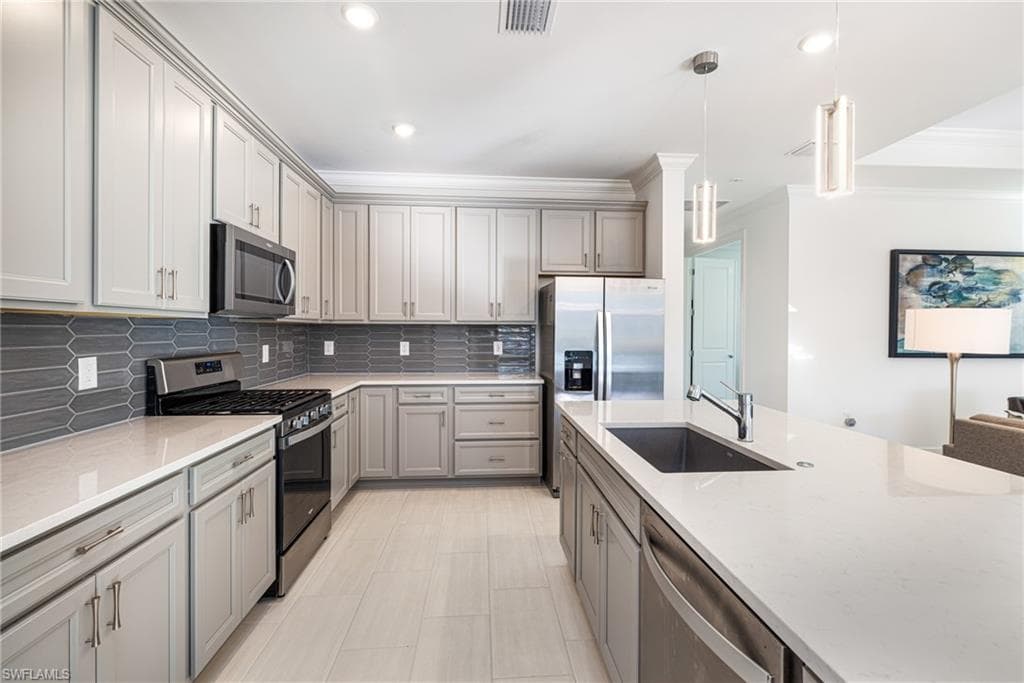 25594 Shoreline Gaze DR, BONITA SPRINGS FL 34135-8