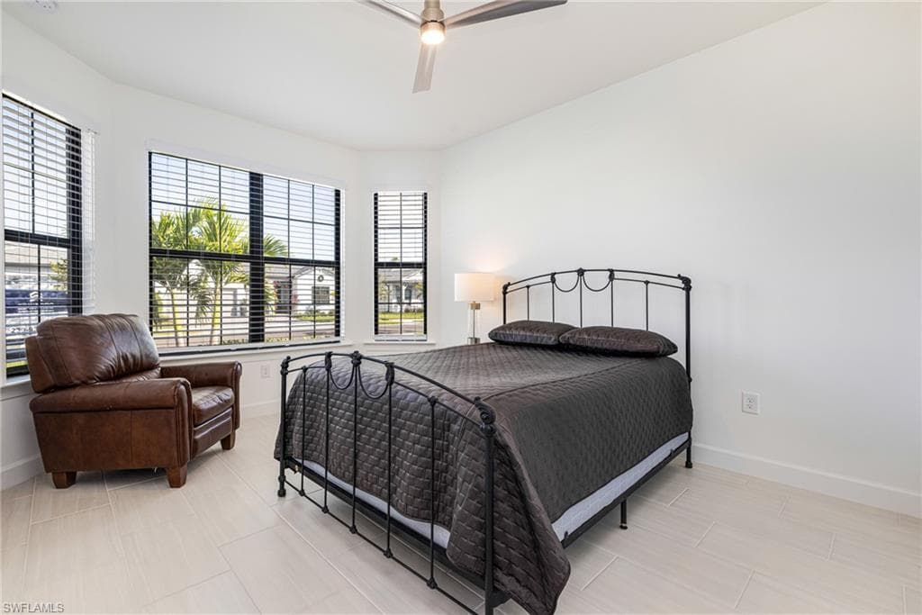 25594 Shoreline Gaze DR, BONITA SPRINGS FL 34135-20