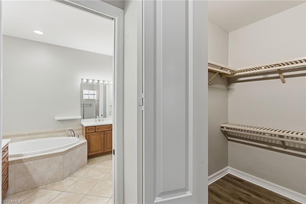4854 Europa DR-22
