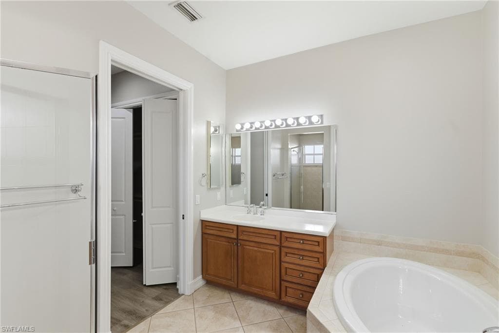 4854 Europa DR-24