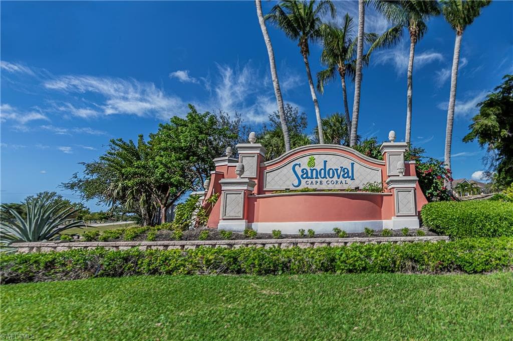 2615 Sunvale CT, CAPE CORAL FL 33991-48