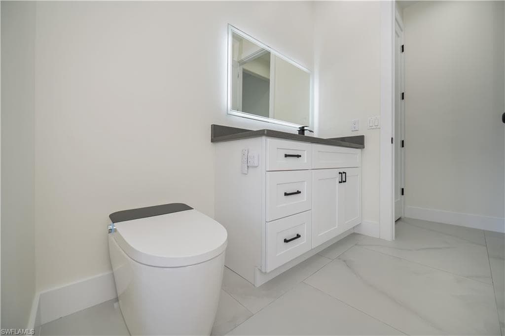 2615 Sunvale CT, CAPE CORAL FL 33991-17