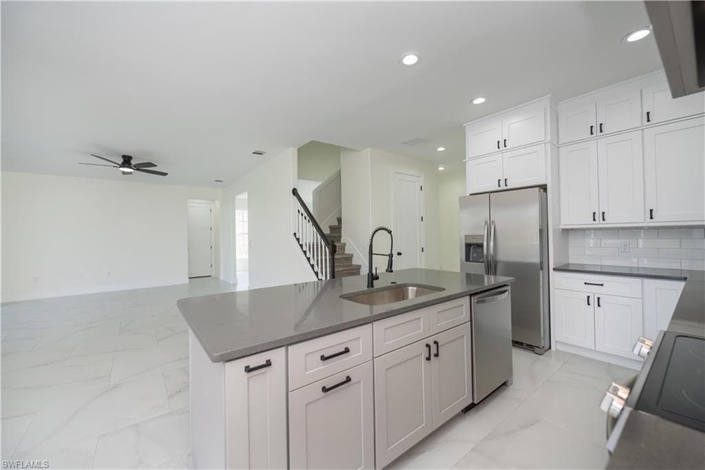 2615 Sunvale CT, CAPE CORAL FL 33991-14