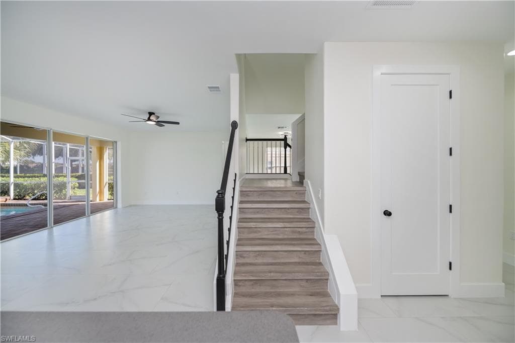 2615 Sunvale CT, CAPE CORAL FL 33991-18