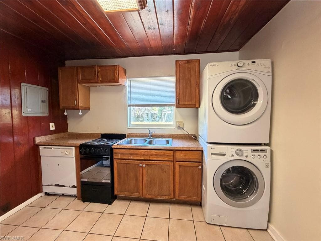 1935 Ricardo AVE, FORT MYERS FL 33901-6