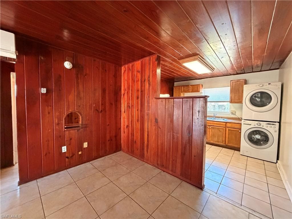 1935 Ricardo AVE, FORT MYERS FL 33901-4