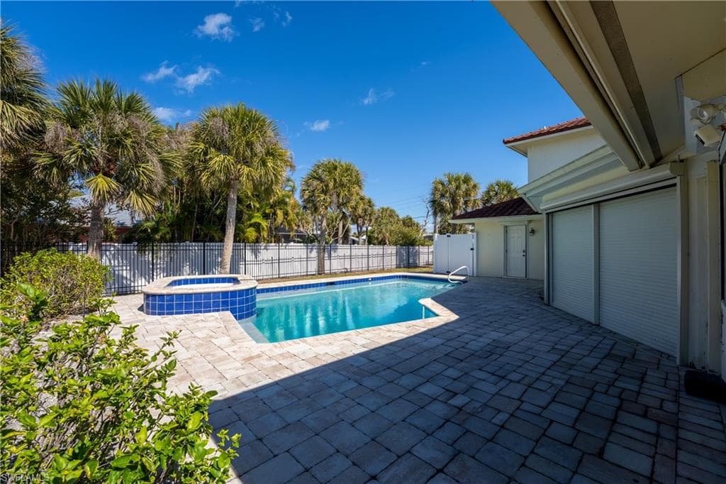 3730 Agate CT, SANIBEL FL 33957-31
