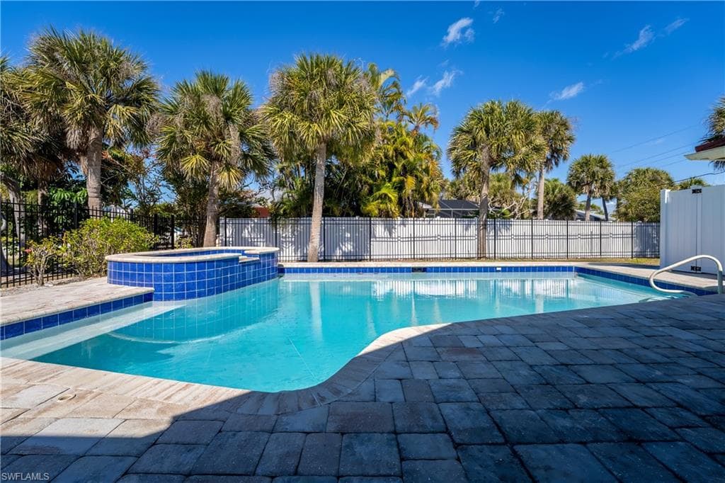 3730 Agate CT, SANIBEL FL 33957-32