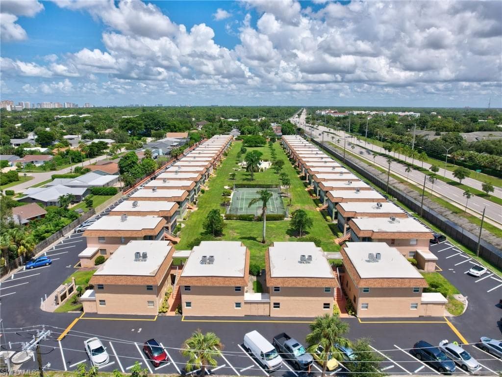 1400 Pompei LN # 52, NAPLES FL 34103-27