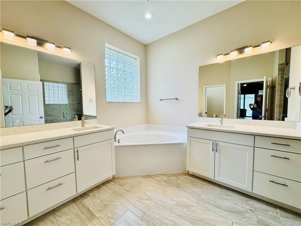 10855 Fieldfair DR, NAPLES FL 34119-12