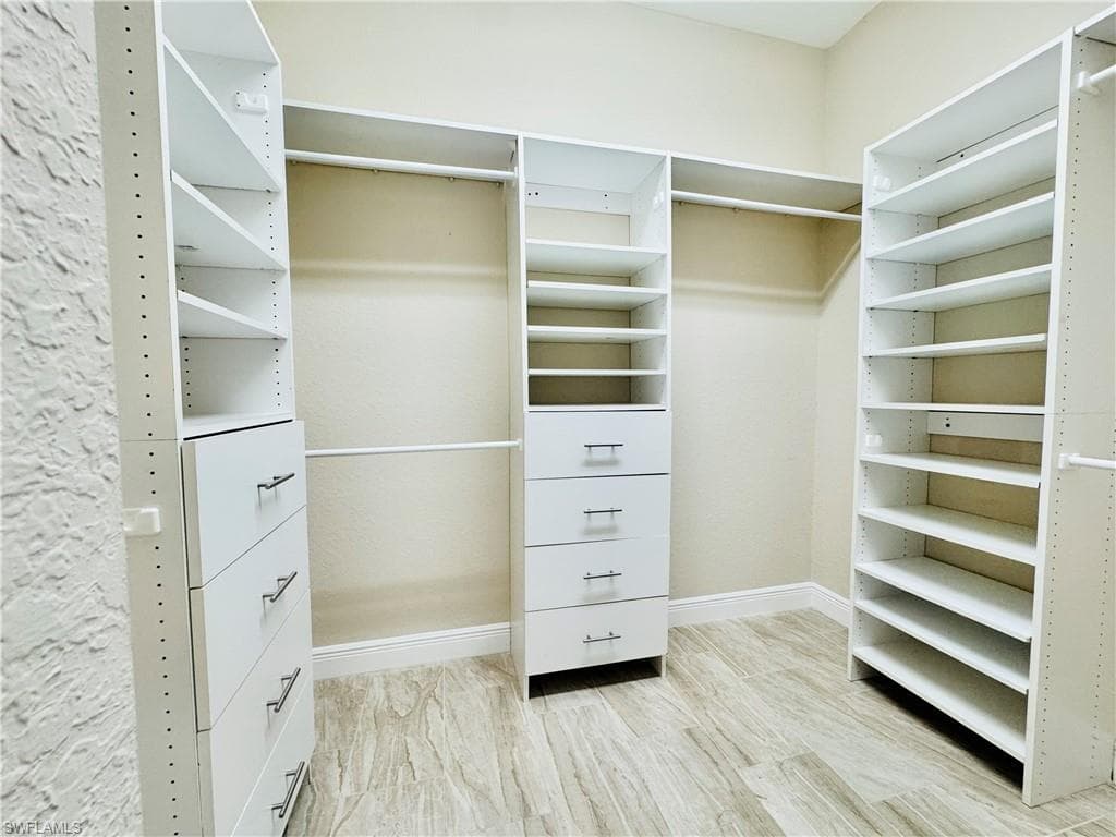 10855 Fieldfair DR, NAPLES FL 34119-13