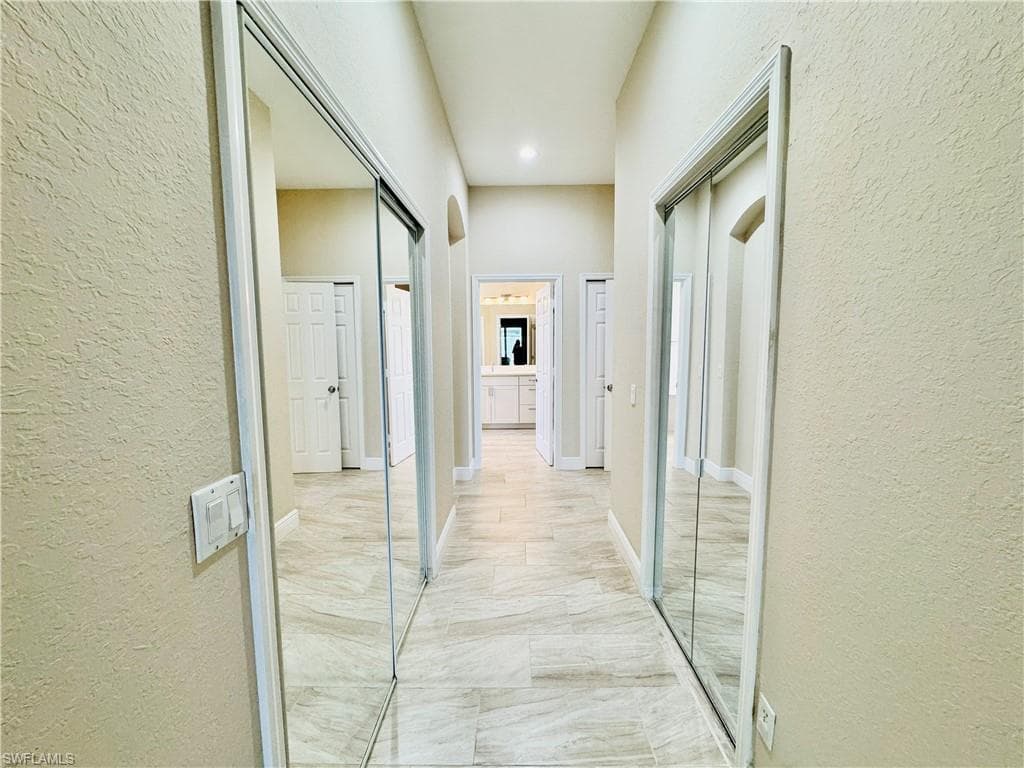 10855 Fieldfair DR, NAPLES FL 34119-10