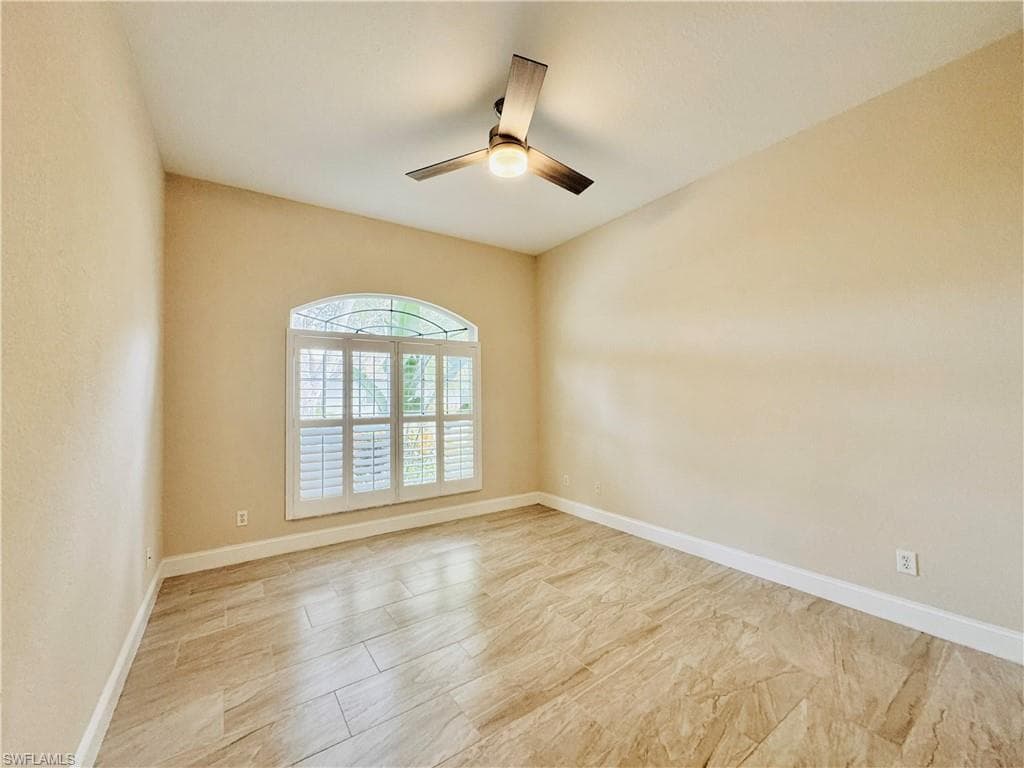 10855 Fieldfair DR, NAPLES FL 34119-17