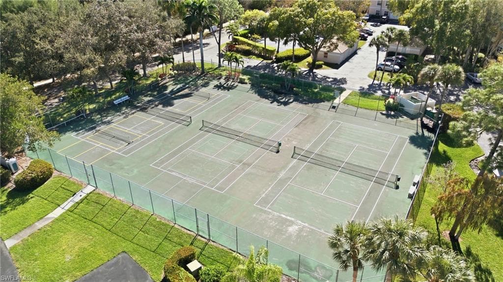 732 Woodshire LN # I6, NAPLES FL 34105-24