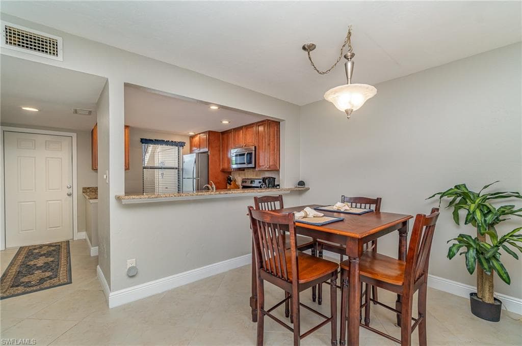 8715 Charter Club CIR # 3, FORT MYERS FL 33919-8