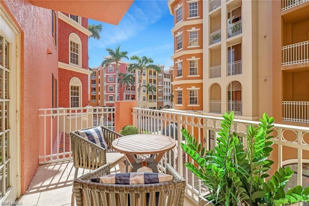 410 Bayfront PL # 2208, NAPLES FL 34102-16