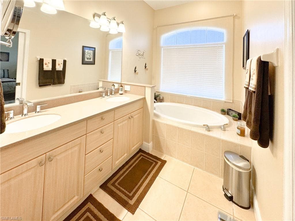 13921 Bently CIR, FORT MYERS FL 33912-30