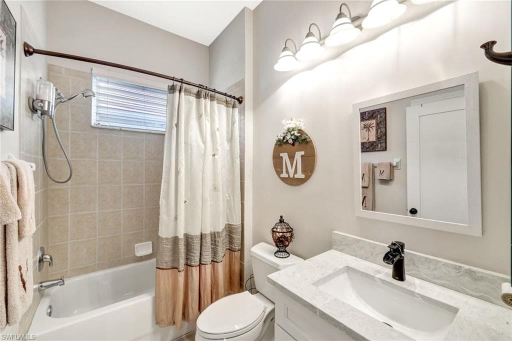 9127 Crystal CT, NAPLES FL 34120-21