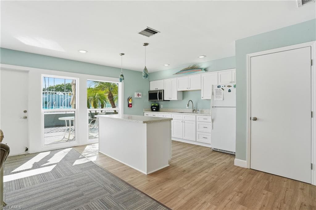 4251 Island CIR # 7, FORT MYERS FL 33919-21