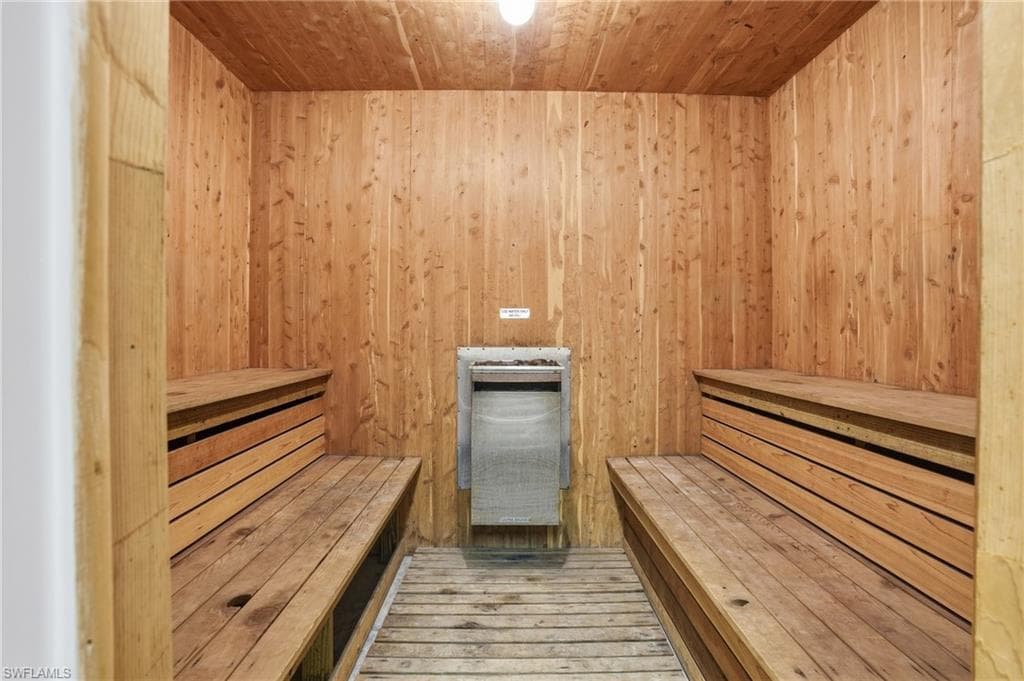 4251 Island CIR # 7, FORT MYERS FL 33919-16