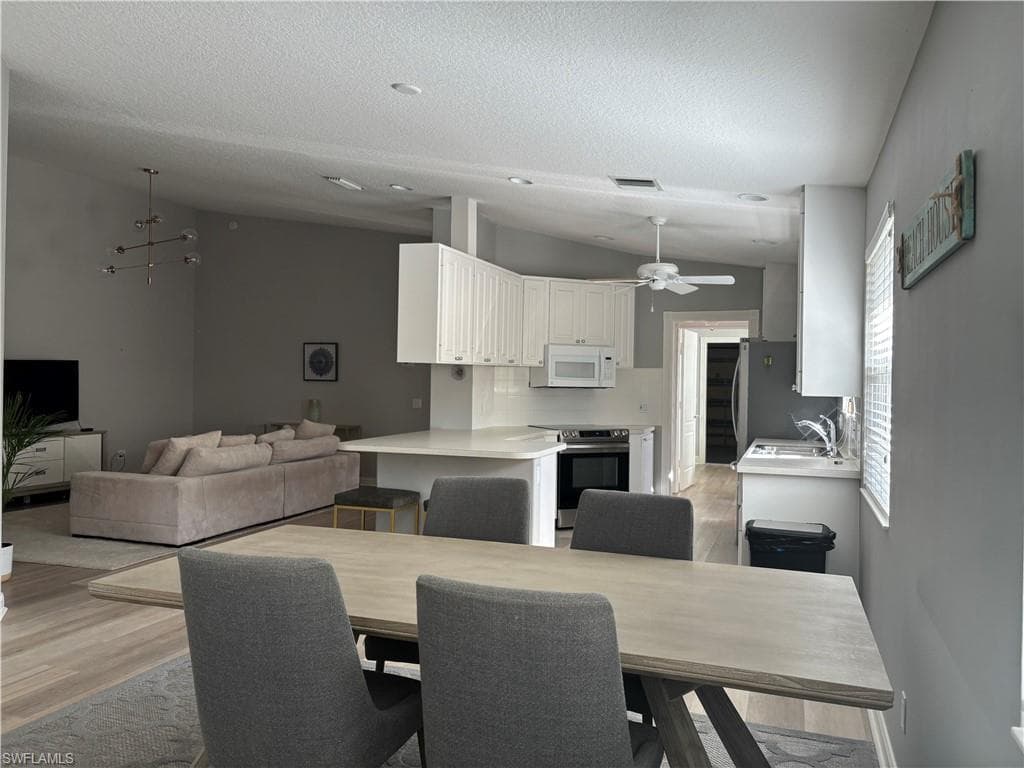 3238 Barbados LN, NAPLES FL 34119-7