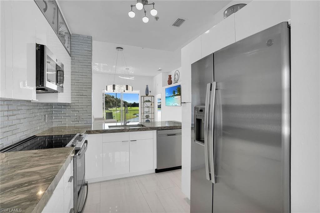 2350 Carrington CT # 202, NAPLES FL 34109-6