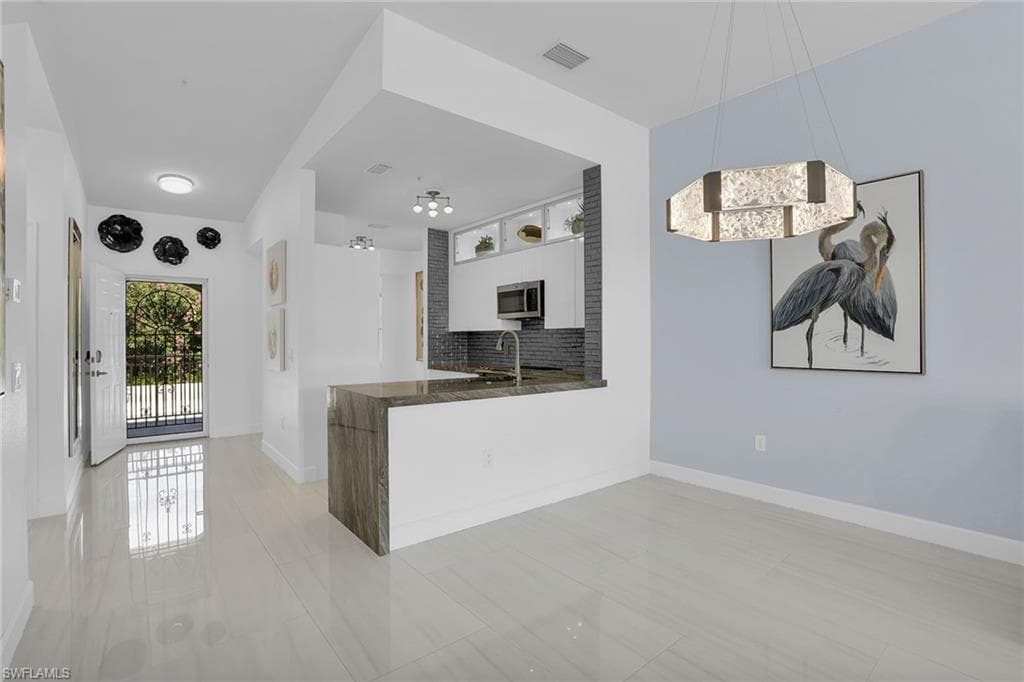 2350 Carrington CT # 202, NAPLES FL 34109-4