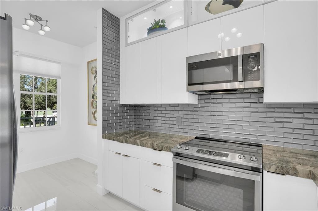 2350 Carrington CT # 202, NAPLES FL 34109-7