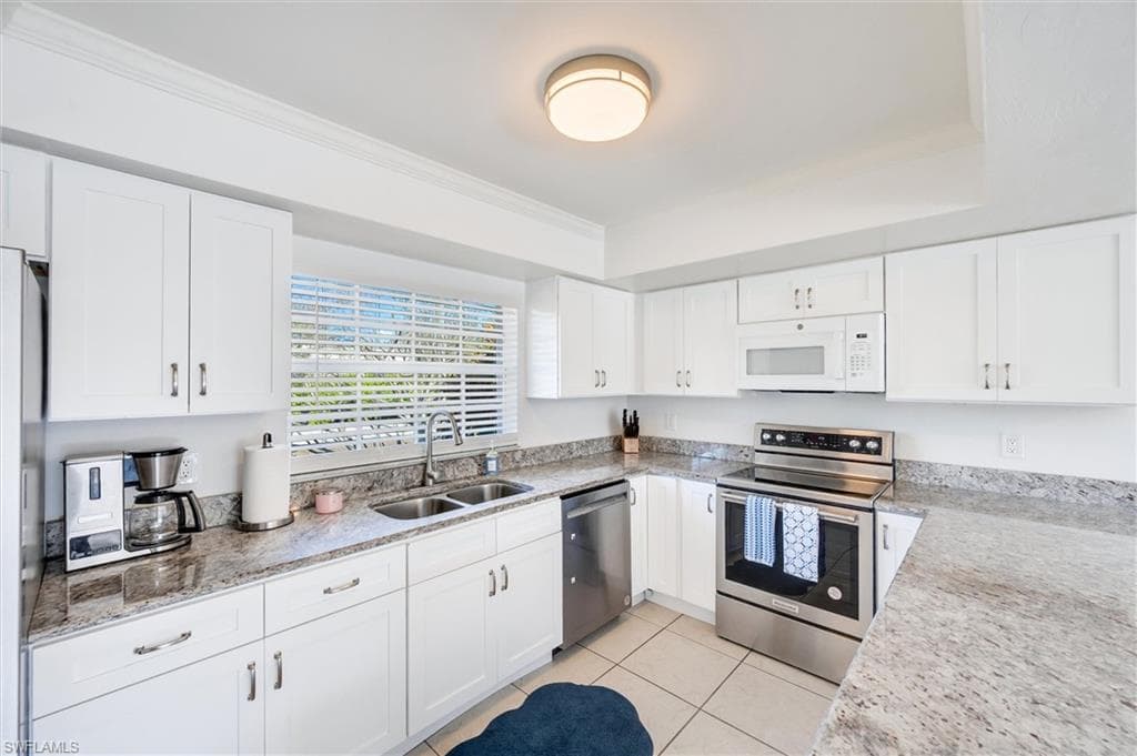 3687 Maran LN, BONITA SPRINGS FL 34134-19