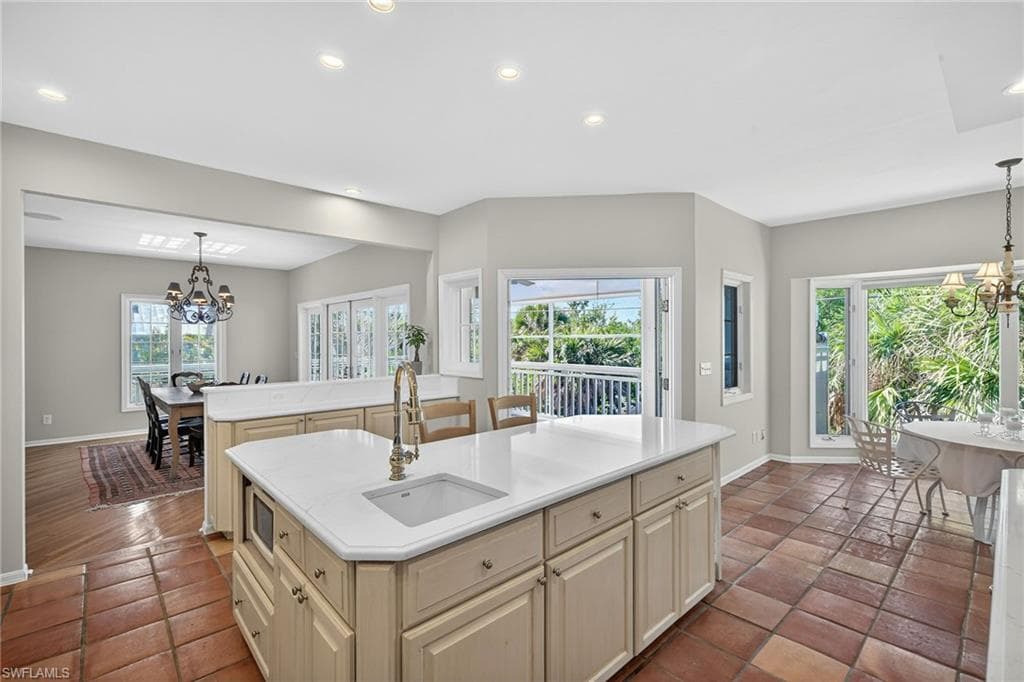 290 Southwinds DR, SANIBEL FL 33957-12