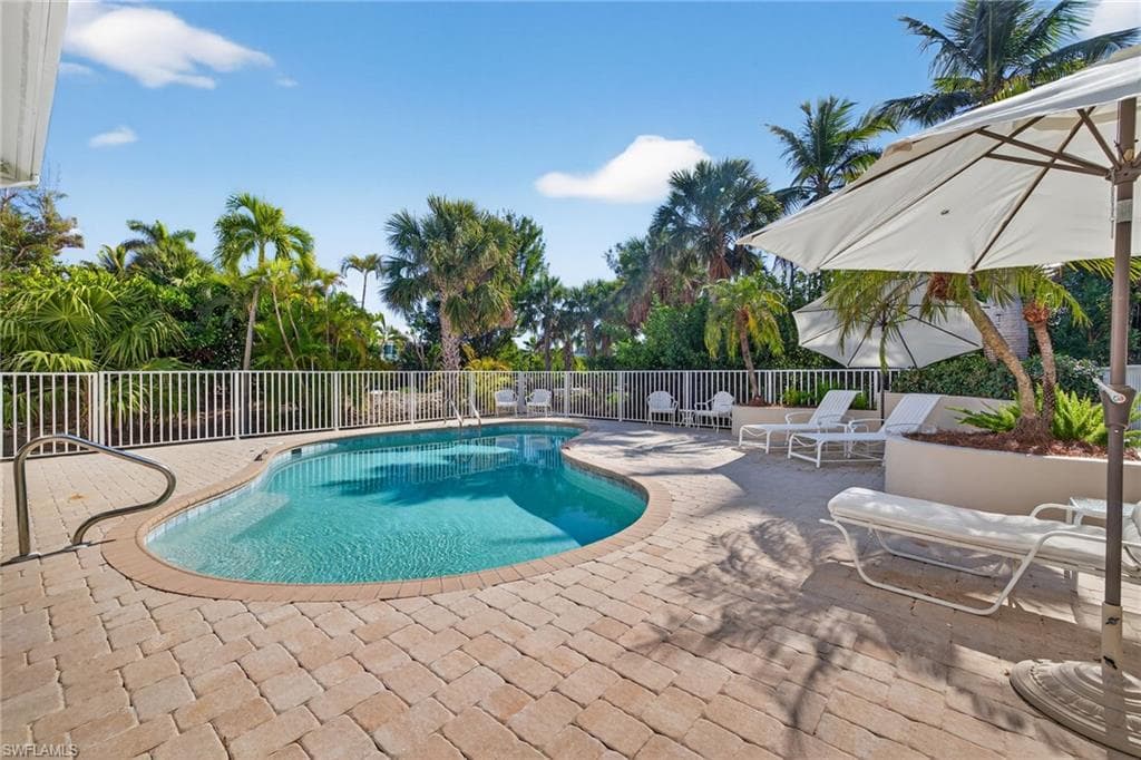 290 Southwinds DR, SANIBEL FL 33957-17