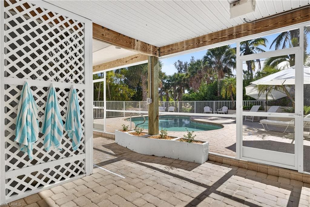290 Southwinds DR, SANIBEL FL 33957-18