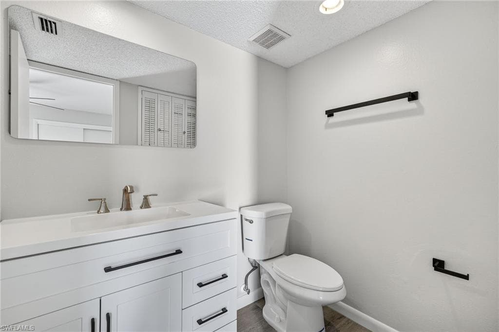 7400 College PKWY # 7C, FORT MYERS FL 33907-13