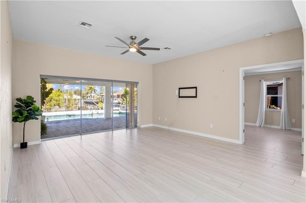 3446 Pinetree DR-13
