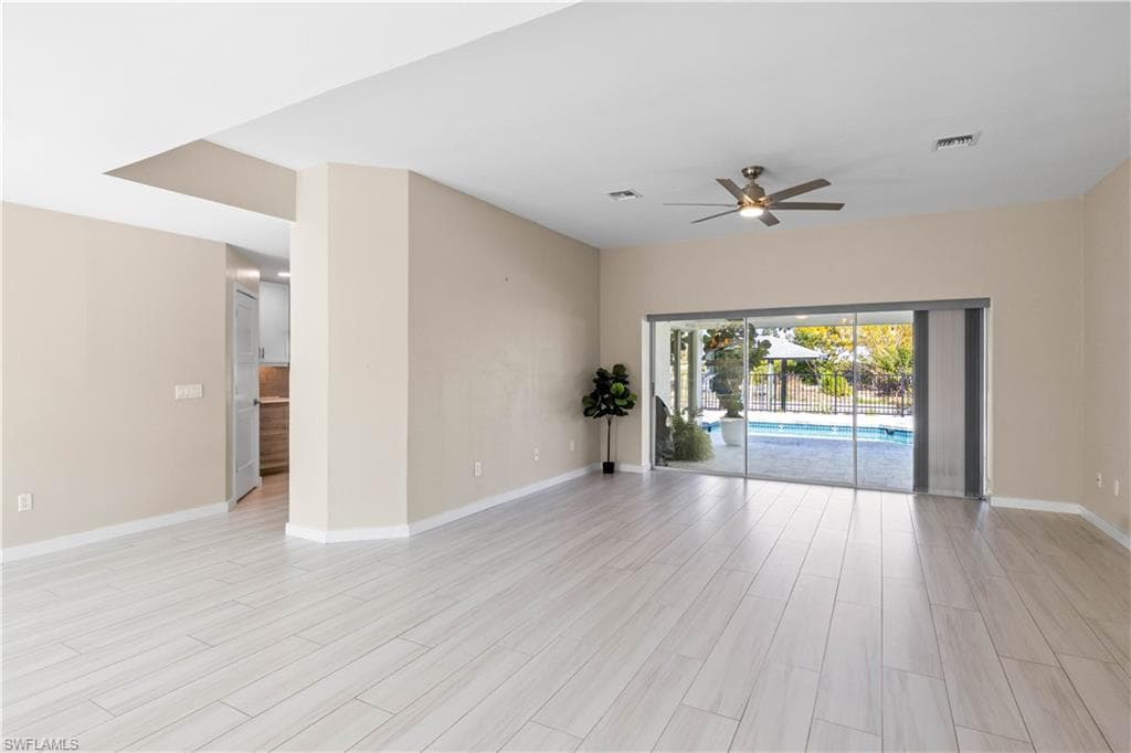 3446 Pinetree DR-10