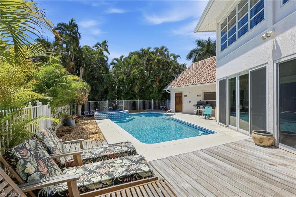 1748 Jewel Box DR-38