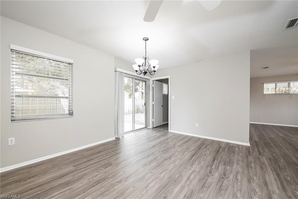 744 Pineland AVE, VENICE FL 34285-2