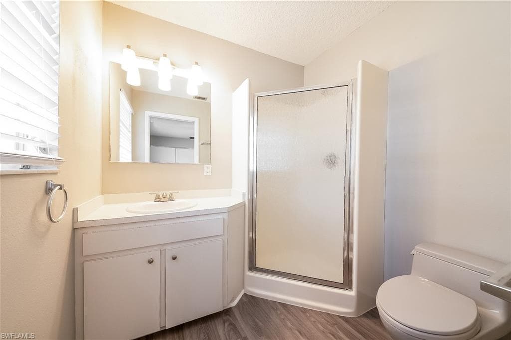 744 Pineland AVE, VENICE FL 34285-9