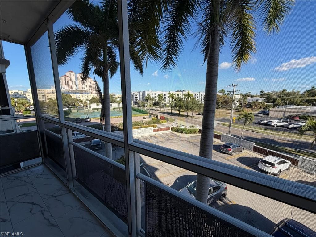 2350 W 1st ST # 303, FORT MYERS FL 33901-22