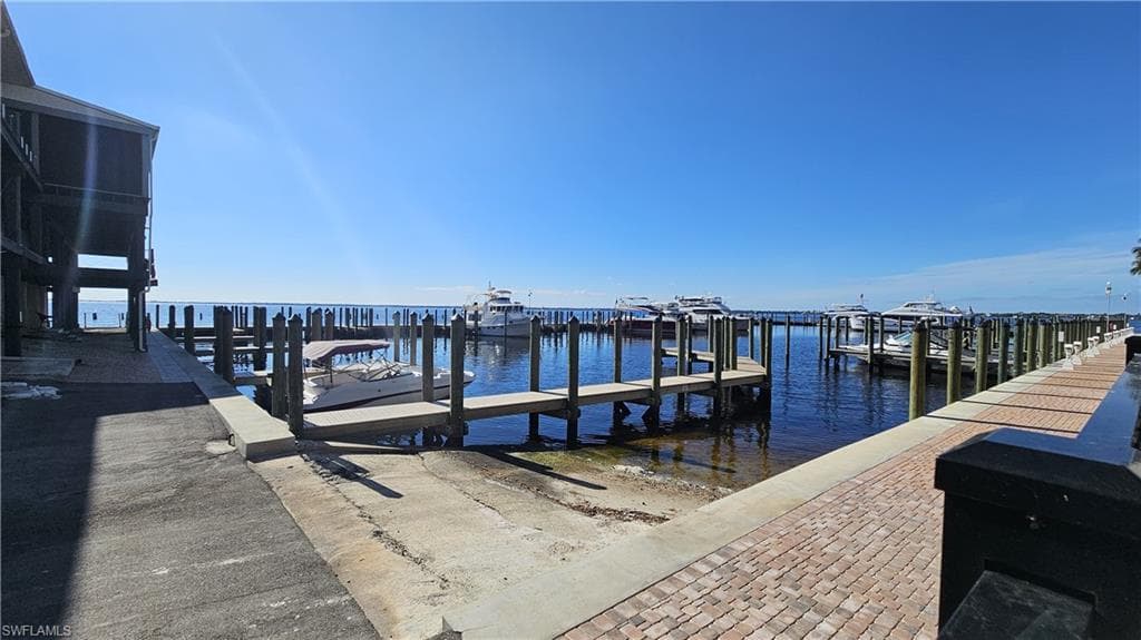 2350 W 1st ST # 303, FORT MYERS FL 33901-26