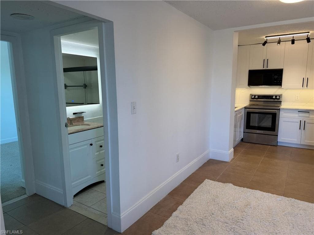 2350 W 1st ST # 303, FORT MYERS FL 33901-5