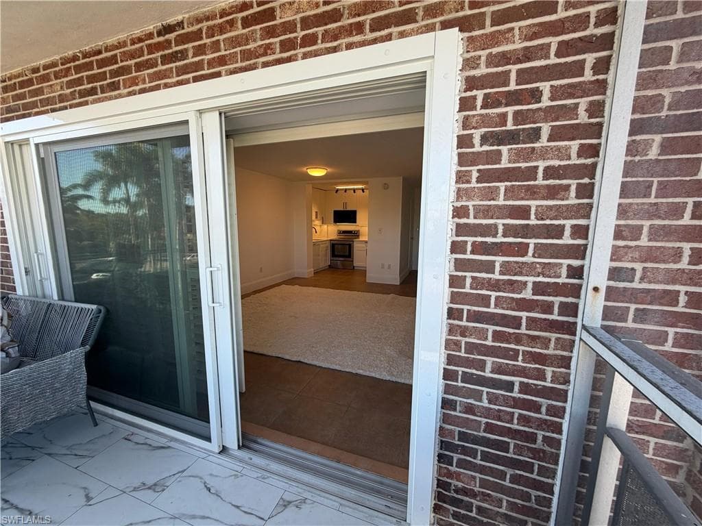 2350 W 1st ST # 303, FORT MYERS FL 33901-21